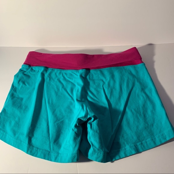 COPY - Under armor semi-fitted shorts - Picture 3 of 3